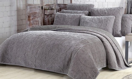 American Home Joanna Velvet Polyester Quilt Set (3-Piece)