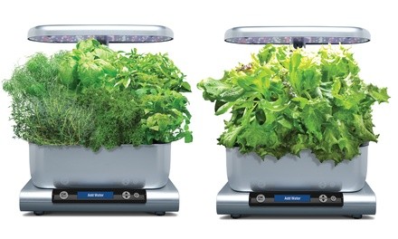 Miracle-Gro AeroGarden Harvest Classic Hydroponic Growing System with Herbs Seed