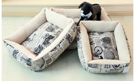 Newspaper-Print Plush Fleece Pet Bed