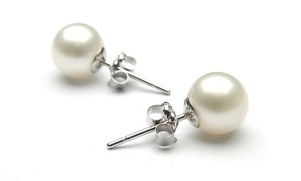 18kt White Gold Plated 8mm Pearl studs