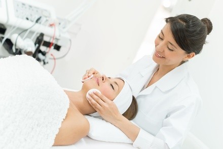 Up to 50% Off on Facial - HydraFacial at le beautique hair and spa