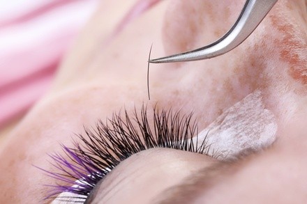 Up to 41% Off on Eyelash Extensions at I Attractions