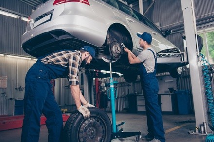 Up to 40% Off on Automotive Service / Repair at Rhinos Auto Repair