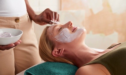 One Deep-Pore Cleansing Facial with Optional Salicylic Acid Peel at Lavish Divine Skincare (Up to 67% Off)