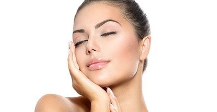 Up to 25% Off on Eyebrow Tinting at Pretty Chic