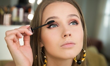 Up to 32% Off on Eyelash Extensions at Valencia Nails and Lashes