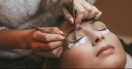 Up to 40% Off on Eyelash Extensions at Heavenly look Nashville Tn