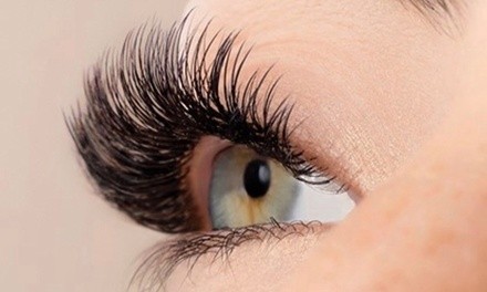 Up to 48% Off on Eyelash Extensions at LaRu The Beauty Experience