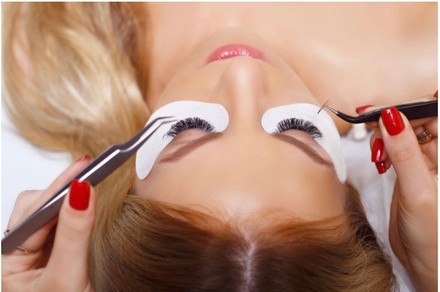 Up to 77% Off on Eyelash Extensions at Beauty lashes