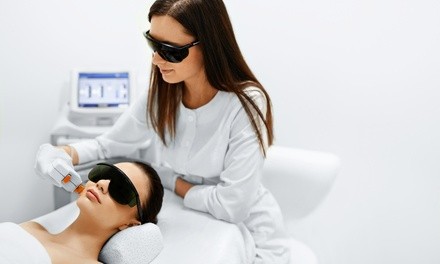 Three or Five IPL Skin-Rejuvenation Treatments at Vivia Center for Cosmetic Therapy (Up to 73% Off)