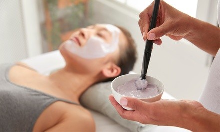 One Blackhead Removal or Deep Cleansing Facial at Ush Salon (Up to 45% Off) 