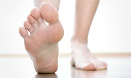 Laser Toenail Fungus Removal on One or Two Feet at En Vogue Medi Spa (Up to 58% Off)