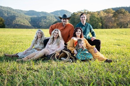 Up to 91% Off on Seasonal Photography at Isaac Trotter Photography