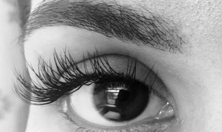 $90 for a Full Set of Eyelash Extensions ($200 Value)