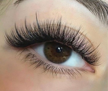 Up to 35% Off on Eyelash Extensions at HC Lashes and Nails