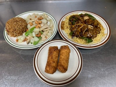 Up to 30% Off on Chinese - Sichuan / Hunan Cuisine at Golden Wok Restaurant-Glen Ellyn