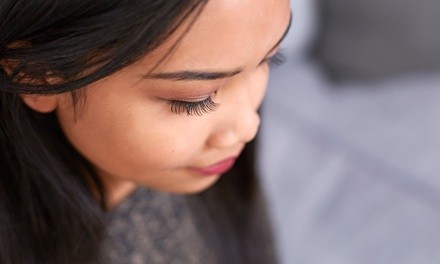 Up to 59% Off on Eyelash Extensions at Skillzonskin