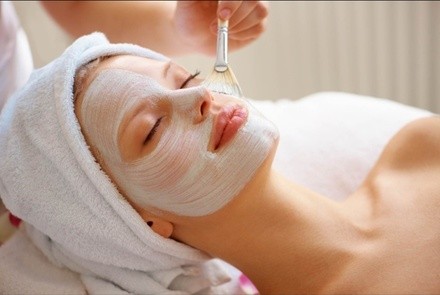 Up to 45% Off on Facial at Glowing Skin by Cynthia