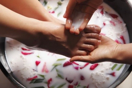 Up to 20% Off on Nail Spa/Salon - Pedicure at Sets.n.Stones