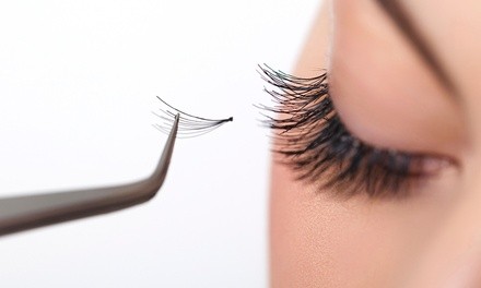 Up to 44% Off on Eyelash Extensions at Daydreams Beauty Studio