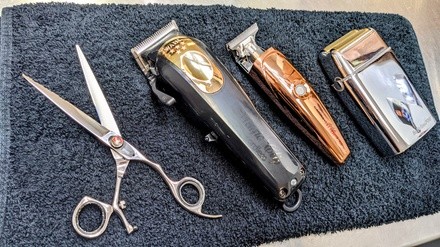 Up to 51% Off on Salon - Haircut - Men / Barber at Mendes Kosmetikos