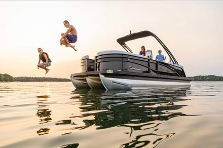 Up to 38% Off on Motorboat Rental at HQ Pontoon