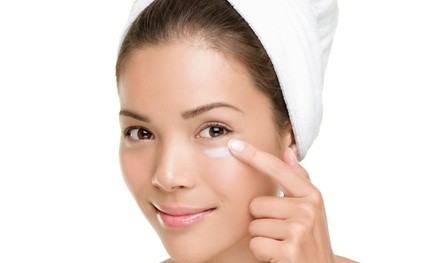 Up to 40% Off on Dark Circle / Under Eye Treatment at Divine Skin Studio