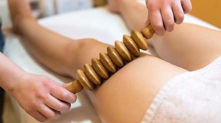Up to 67% Off on Lipo - Invasive Laser - Aqua at Royalty Body Attraction