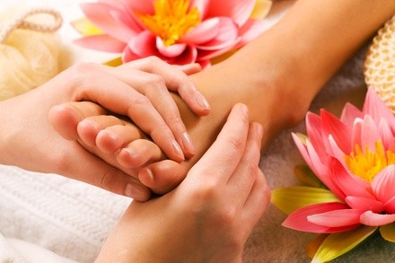 45- or 60-Minute Foot Reflexology Package at Q Massage (Up to 58% Off)