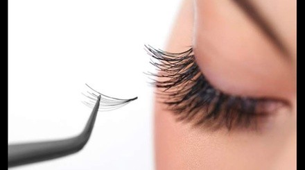 Up to 60% Off on Eyelash Extensions at Annas beauty studio