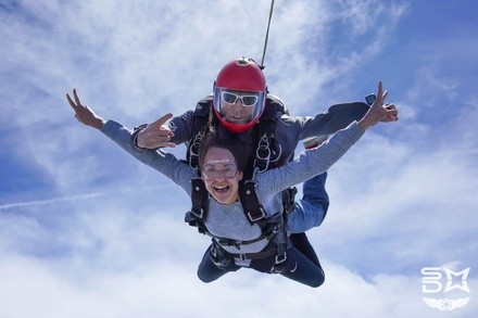 One Weekday or Weekend Tandem Skydiving Jump for One from Skydive Midwest (Up to 20% Off)