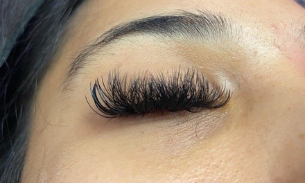 Up to 40% Off on Eyelash Extensions at Elias Lashes