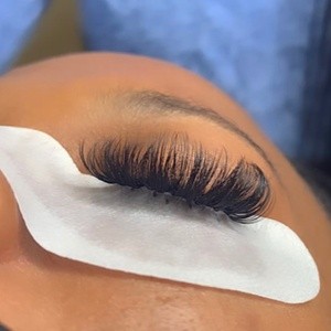 Up to 50% Off on Eyelash Extensions at Pretty In Paris