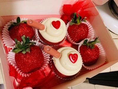 Up to 54% Off on Cupcake Bakery at Everything Strawberry