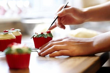 Up to 28% Off on Cake / Cupcake Decorating Course at Northern Wings Cafe