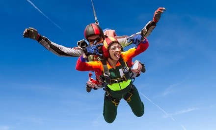 $255 for Tandem Skydive Jump with Photo Slideshow and T-Shirt for One at Skydive Pennsylvania ($375 Value)