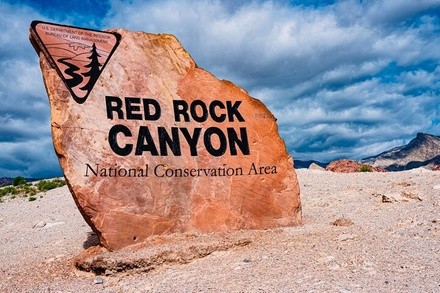 Red Rock Canyon & Seven Magic Mountains Tour: Group or Private Car with Western Adventure Tours (Up to 20% Off)