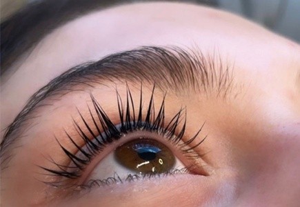 Up to 36% Off on Eyelash Tinting at Sadies Skin and Lashes