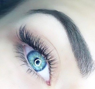 Up to 56% Off on Beautiful Quality Lash Extensions at Lashfully Cosmetics